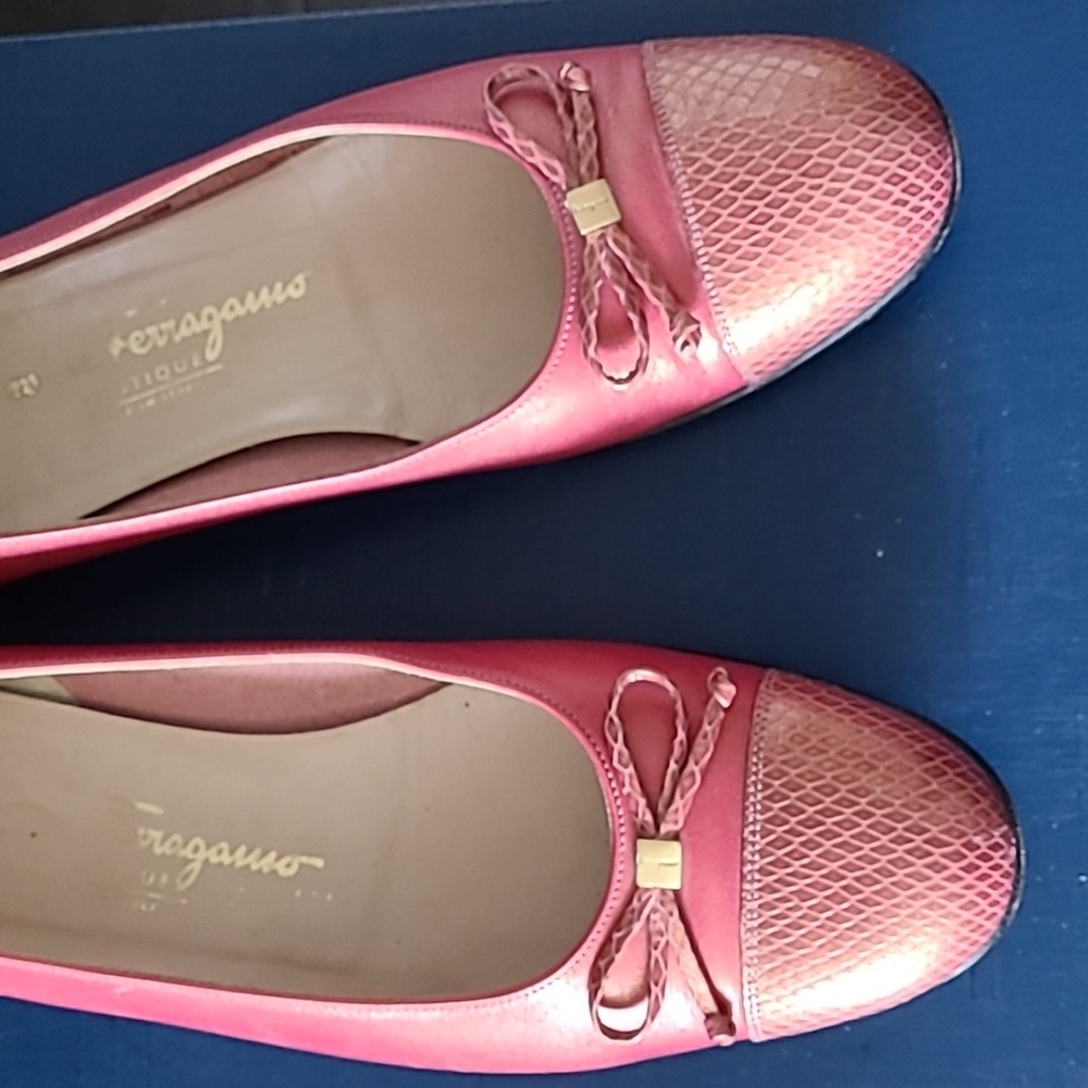 EUC Salvatore Ferragamo flats - Picture 2 of 12